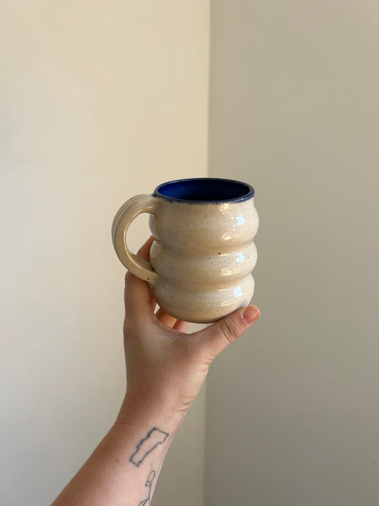 show us your curves | blue mug II