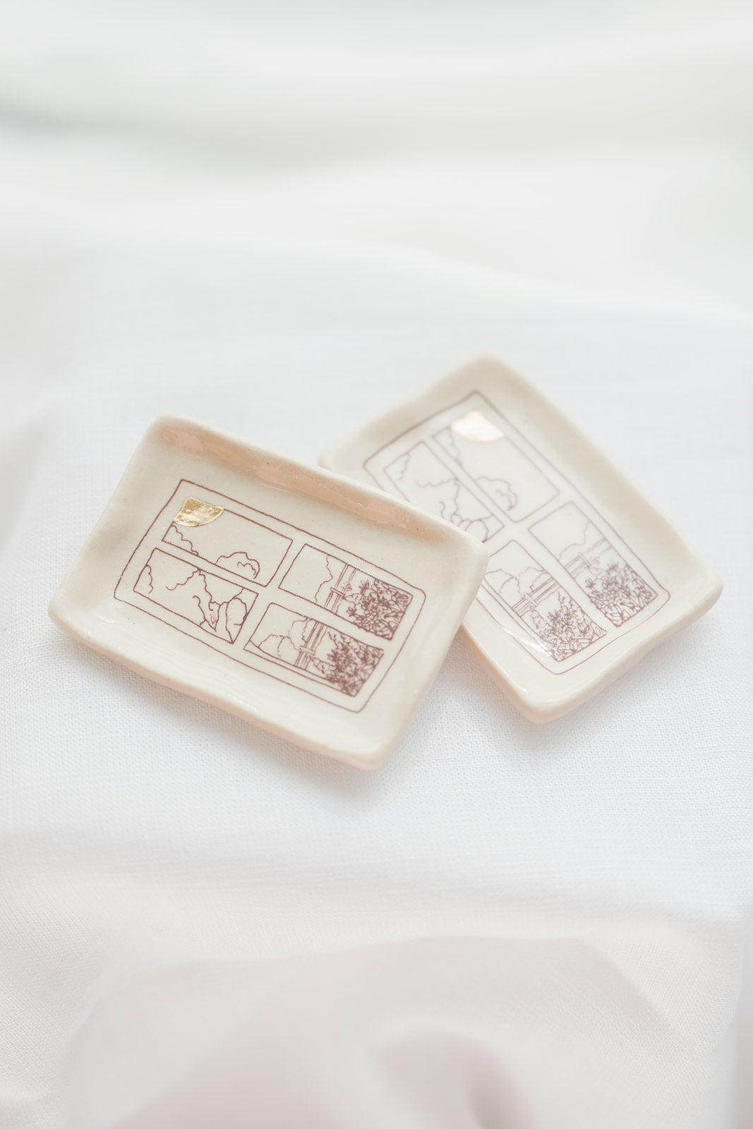 summer window ring dish - gold