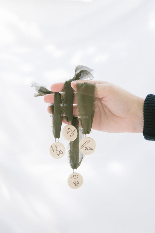 ornament: girl dinner (set of 4)